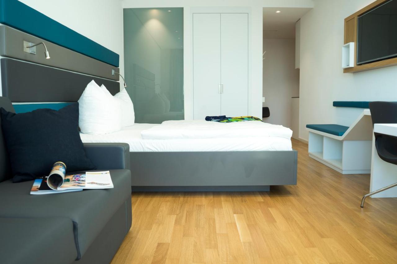 Seven Hotel + Boardinghouse Херцогенаурах Екстериор снимка